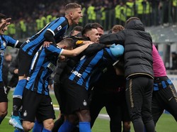Inter unggul dua poin dari Juventus yang baru berlaga besok menghadapi AC Milan.