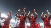 Tak ada tambahan gol hingga wasit meniup peluit panjang. Skor Indonesia versus Korut 1-1.