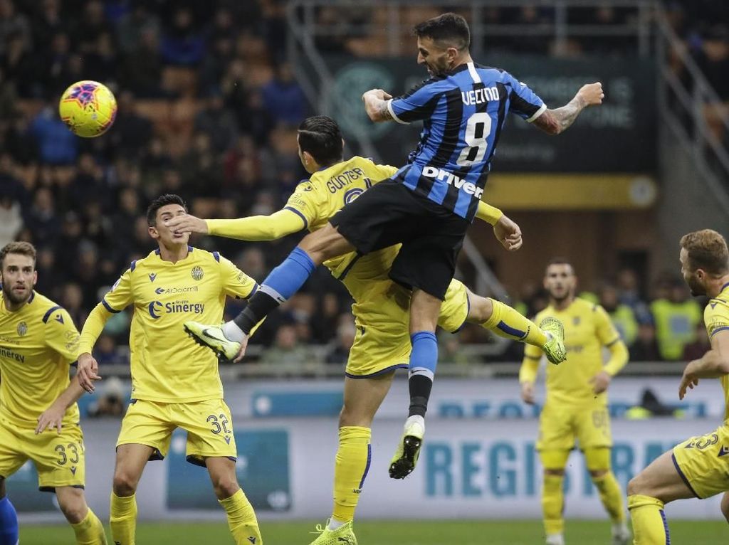 Inter Vs Verona: Comeback, Nerazzuri Menang dan Puncaki Serie A Inter Vs Verona: Comeback, Nerazzuri Menang dan Puncaki Serie A