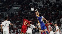 Sempat mendapatkan tekanan, skuat Timnas membalas dengan membuat kemelut di area gawang Korut. Tapi, beberapa serangan pasukan Garuda tak berbuah gol.