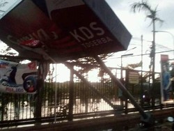 Angin Kencang di Bojonegoro Rusak Fasilitas Umum dan Pusat Perbelanjaan