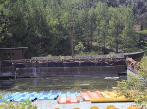 Kampung Gajah: Sempat Ramai, Pailit, Lalu Jadi Rumah Hantu Kampung Gajah: Sempat Ramai, Pailit, Lalu Jadi Rumah Hantu