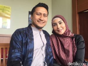 Fenita Sentil Candaan Poligami Arie Untung & Teman-teman Prianya