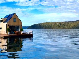 Mantap! Ada Vila di Tengah Laut