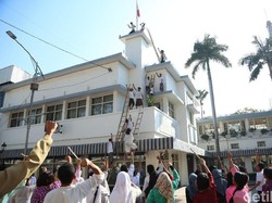 Abdullah si Pengayuh Becak, Petempur di Palagan Surabaya