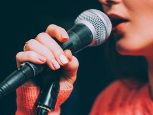 Pergilah Kasih - Chrisye: Lirik dan Chord Beserta Makna Lagunya Pergilah Kasih - Chrisye: Lirik dan Chord Beserta Makna Lagunya