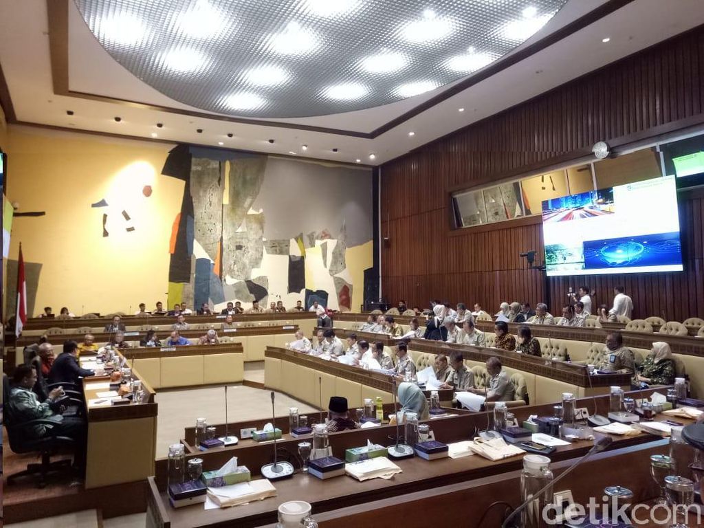 Di DPR, Sofyan Djalil Dicecar Pertanyaan Sengketa Lahan Di DPR, Sofyan Djalil Dicecar Pertanyaan Sengketa Lahan