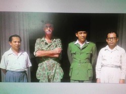 Sosok di Balik Tukang Pulas Foto Jadul yang Viral Ternyata Polisi