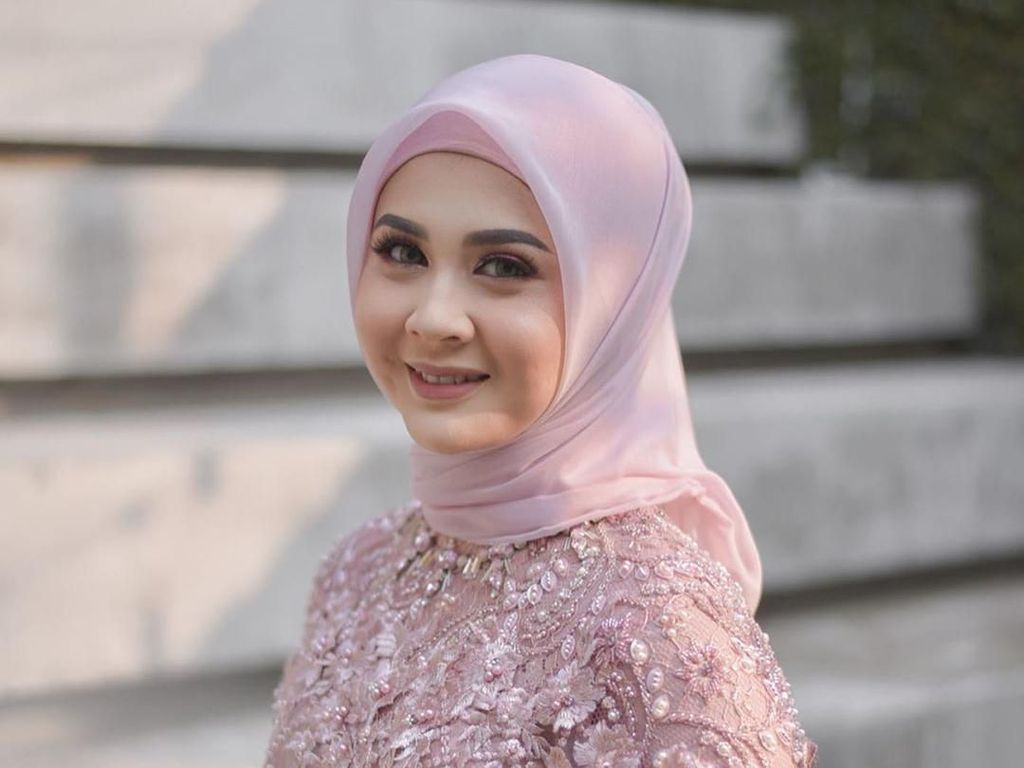 Ada Benjolan di Payudara Kesha Ratuliu, Kenali Bedanya Kista dan Tumor Ada Benjolan di Payudara Kesha Ratuliu, Kenali Bedanya Kista dan Tumor