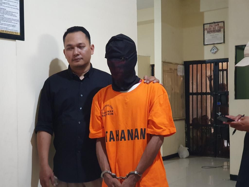 Sakit Hati, Pria di Bekasi Curi Perhiasan Eks Majikan Senilai Rp 20 Juta Sakit Hati, Pria di Bekasi Curi Perhiasan Eks Majikan Senilai Rp 20 Juta