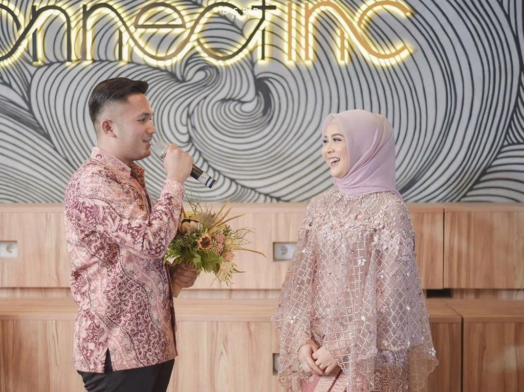 Urus Skripsi Dulu, Kesha Ratuliu Niat Nikah Tahun Depan Urus Skripsi Dulu, Kesha Ratuliu Niat Nikah Tahun Depan