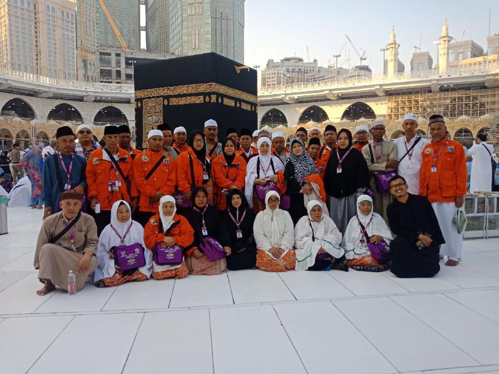 Jemaah Umrah Marbut-Majelis Taklim DKI Pulang ke Tanah Air Jemaah Umrah Marbut-Majelis Taklim DKI Pulang ke Tanah Air