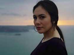 Aduhai Cantiknya Hot Mom Wulan Guritno di Geopark Ciletuh
