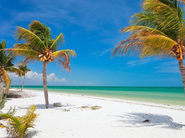 Potret Pulau Cantik yang Tolak Mobil dan Resor Mewah
