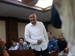Ekspresi Markus Nari Divonis 6 Tahun Penjara Ekspresi Markus Nari Divonis 6 Tahun Penjara