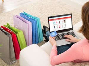 Belanja Online Tetap Bisa Ikut Tren Fashion & Aman, Simak Ulasannya!