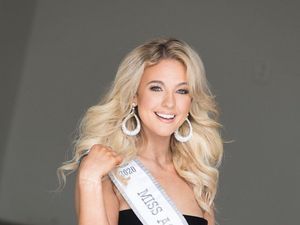 Potret Wanita Berkursi Roda Pertama yang Ikut Kontes Kecantikan di Amerika