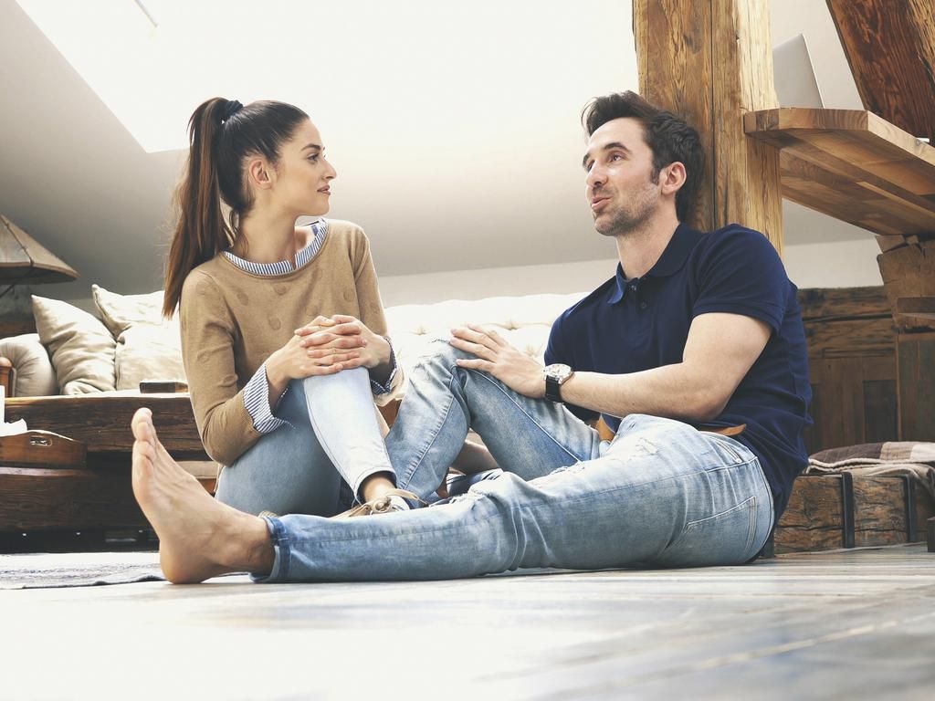 5 Hal yang Sebaiknya Tidak Dibicarakan dengan Pasangan saat Masih Pacaran