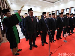 Pemkot Surabaya Lakukan Mutasi, Kadispendik dan Kadinsos Diganti