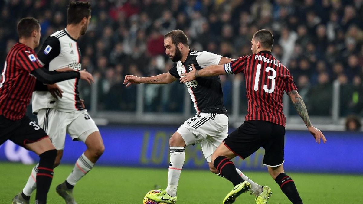 AC Milan kalah 0-1 dari Juventus di Liga Italia (Foto: Tullio M. Puglia/Getty Images)