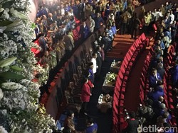 Paloh Menyapa: Jokowi Saya Sayangi, Megawati Sahabat Sejati