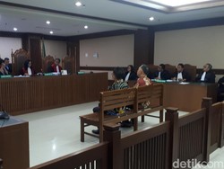 Dua Penyuap Eks Bupati Lampung Tengah Divonis 1 Tahun Bui