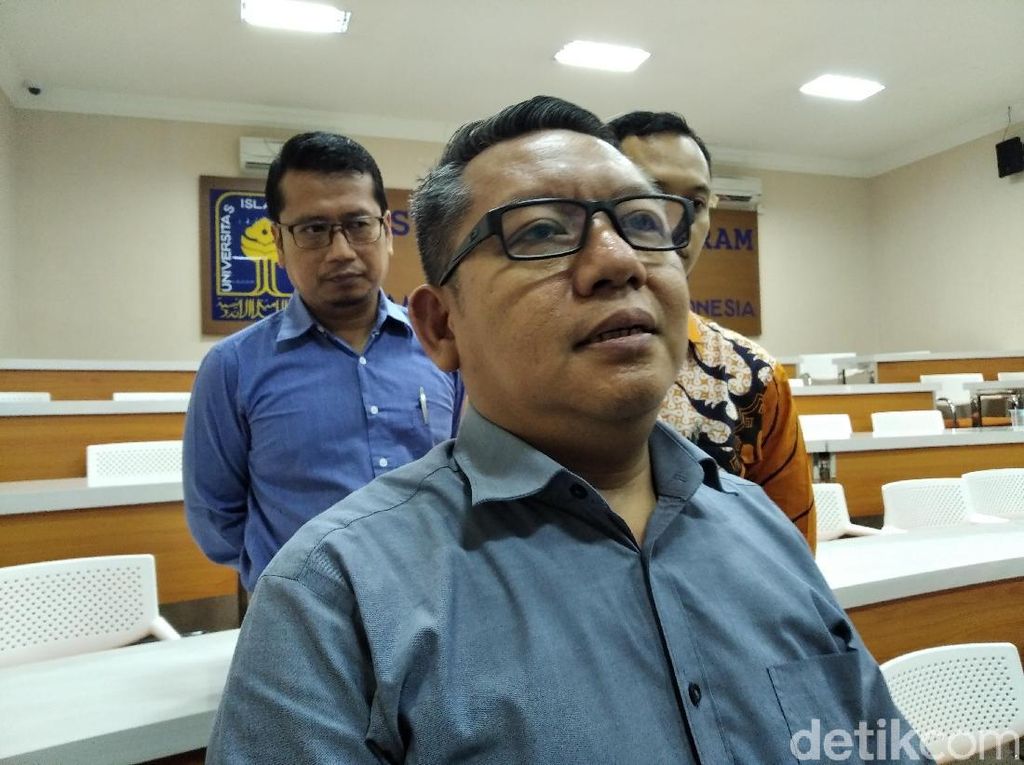 Sempat Ancam Mosi Tak Percaya, UII Kini Tempuh Judicial Review UU KPK Sempat Ancam Mosi Tak Percaya, UII Kini Tempuh Judicial Review UU KPK
