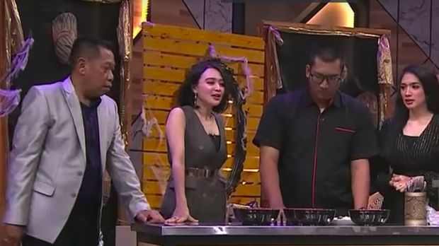 Tukul, Angel Karamoy, dan Om Hao