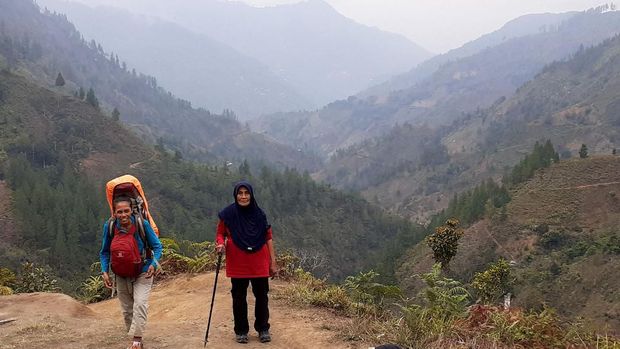 Nenek Yuni dan anaknya