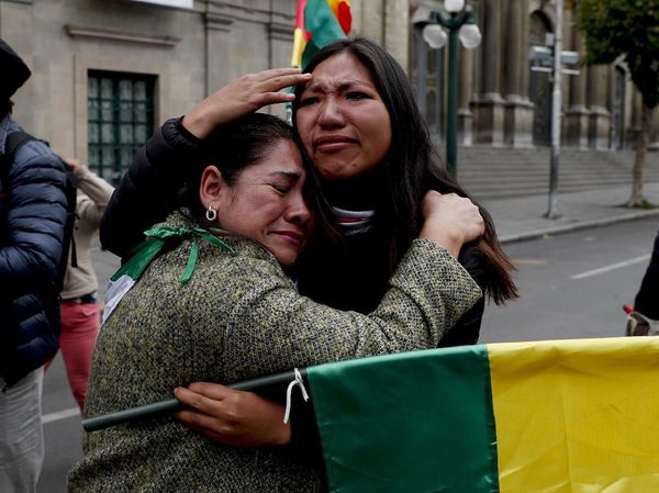 Luapan Emosi Warga Bolivia Sambut Pengunduran Diri Presiden Morales
