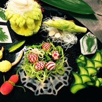 Cantik! Buah dan Sayur Ini Diukir Pakai Pisau Koki Profesional