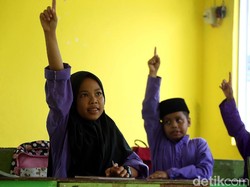 1.410 Sekolah di Zona Hijau-Kuning Belajar Tatap Muka, Jawa Paling Sedikit