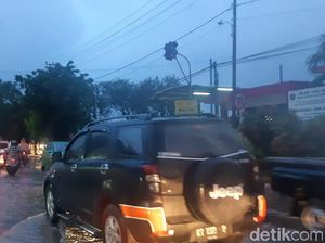 Diguyur Hujan 3 Jam, Jalanan Kota Samarinda Banjir