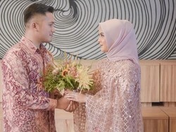 Kesha Ratuliu Berhijab karena Calon Suami?