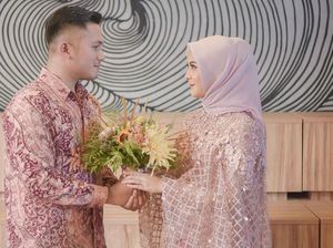 Kesha Ratuliu Berhijab karena Calon Suami? Kesha Ratuliu Berhijab karena Calon Suami?
