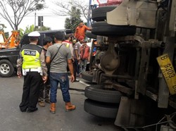 2 Kendaraan Tabrakan di Ciloto Cianjur, 6 Orang Terluka