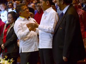 Presiden PKS: Saya Rangkulan dan Cipika-cipiki dengan Presiden Jokowi Presiden PKS: Saya Rangkulan dan Cipika-cipiki dengan Presiden Jokowi