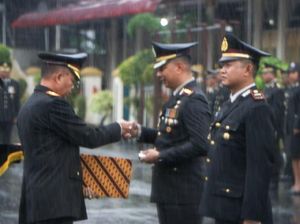 Inovasi RM Papeda, 3 Polisi di Papua Diganjar Pin Emas Kapolri Inovasi RM Papeda, 3 Polisi di Papua Diganjar Pin Emas Kapolri