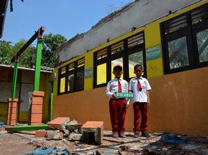 Bangunan Ambruk, SDN Dukuh Klopo Andalkan Kelas Darurat