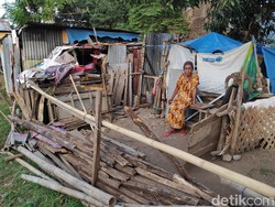 Kisah Miris Nenek 70 Tahun di Maros Hidup di Gubuk Beratap Terpal