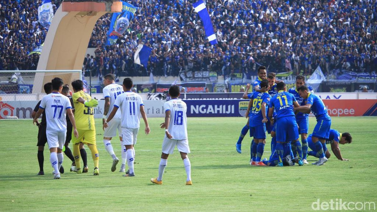 Persib Bandung dinilai klub terhormat, tak perlu mengemis subscriber. (Foto: detikcom/Wisma Putra)