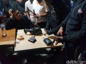 Alami Luka-luka, Oknum Polisi yang Diamuk Massa di Pasar Minggu Dirawat di RS Alami Luka-luka, Oknum Polisi yang Diamuk Massa di Pasar Minggu Dirawat di RS