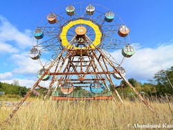 Tren Baru Jepang, Liburan ke Taman Hiburan Terkutuk