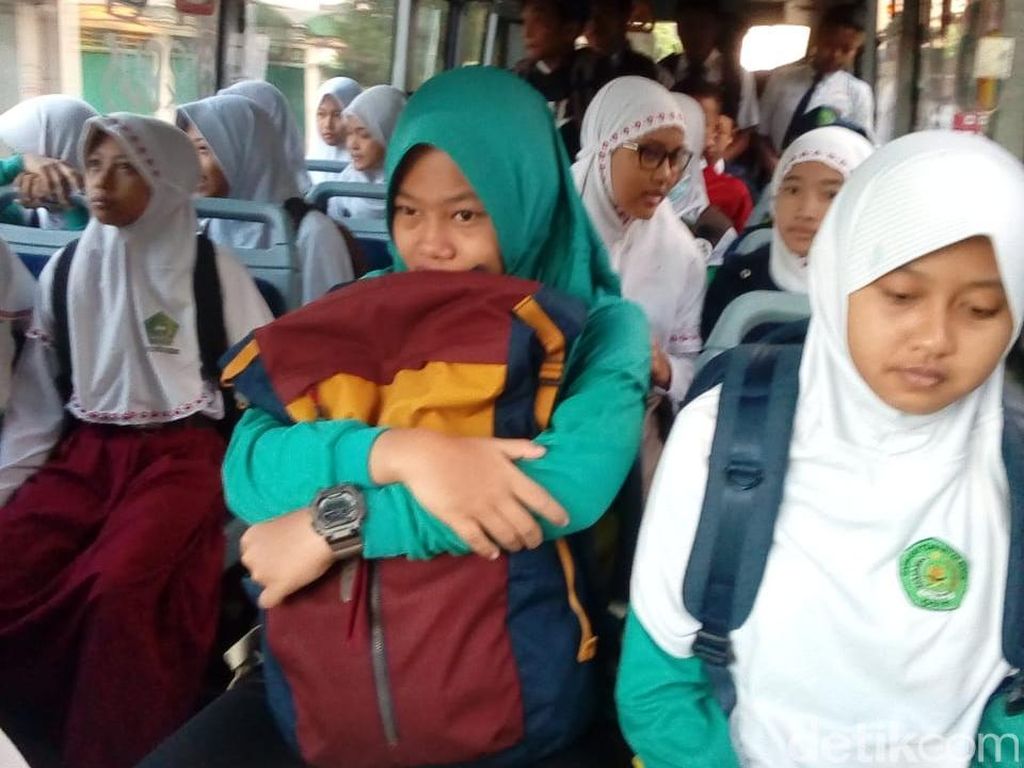 Pelanggaran Lalin Pelajar Naik, Polisi: Angkutan Sekolah Gratis Diperbanyak Pelanggaran Lalin Pelajar Naik, Polisi: Angkutan Sekolah Gratis Diperbanyak