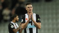 Bek Newcastle United, Ciaran Clark, bikin satu gol dalam kemenangan 2-1 atas Bournemouth. (REUTERS)