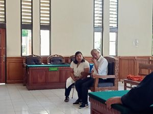 WN China yang Liburan Tanpa Paspor dan Visa ke Bali Dituntut 1 Tahun Bui WN China yang Liburan Tanpa Paspor dan Visa ke Bali Dituntut 1 Tahun Bui