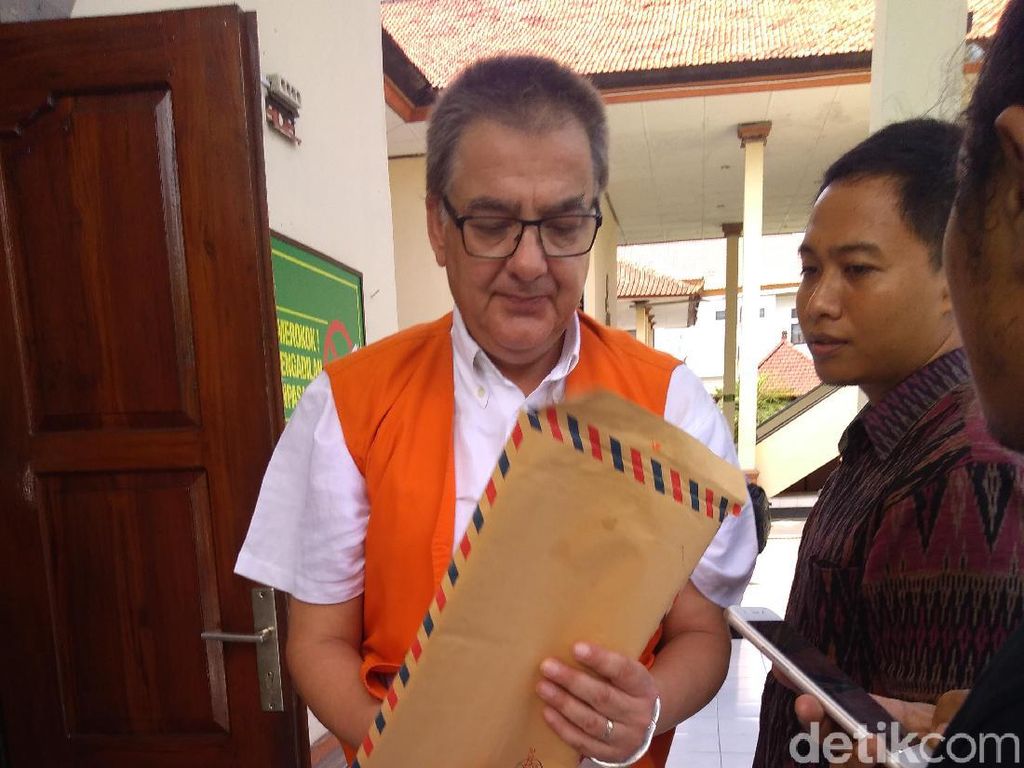 Nge-vape Ganja, WN Jerman Diadili di Bali Nge-vape Ganja, WN Jerman Diadili di Bali