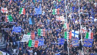 Pantauan detikSport, Selasa (12/11/2019), empat tribun penonton, di antaranya tribune barat, timur, selatan dan utara dipenuhi para penonton tim kebelasan Maung Bandung.