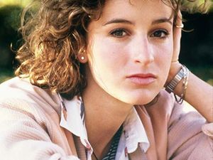 Operasi Hidung Hancurkan Karier Aktris Ini