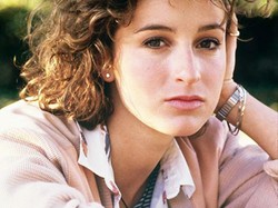 Operasi Hidung Hancurkan Karier Aktris Ini